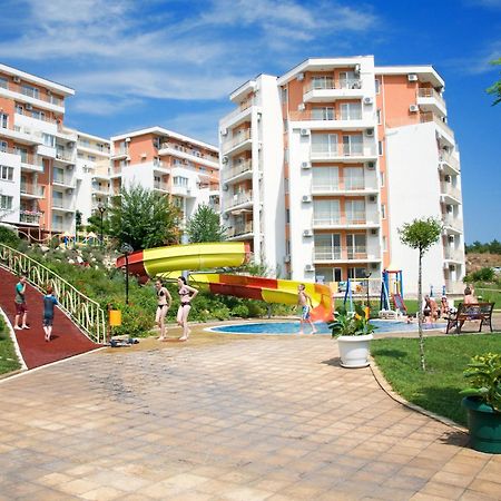 Crown And Imperial Apartments Sveti Vlas Eksteriør billede