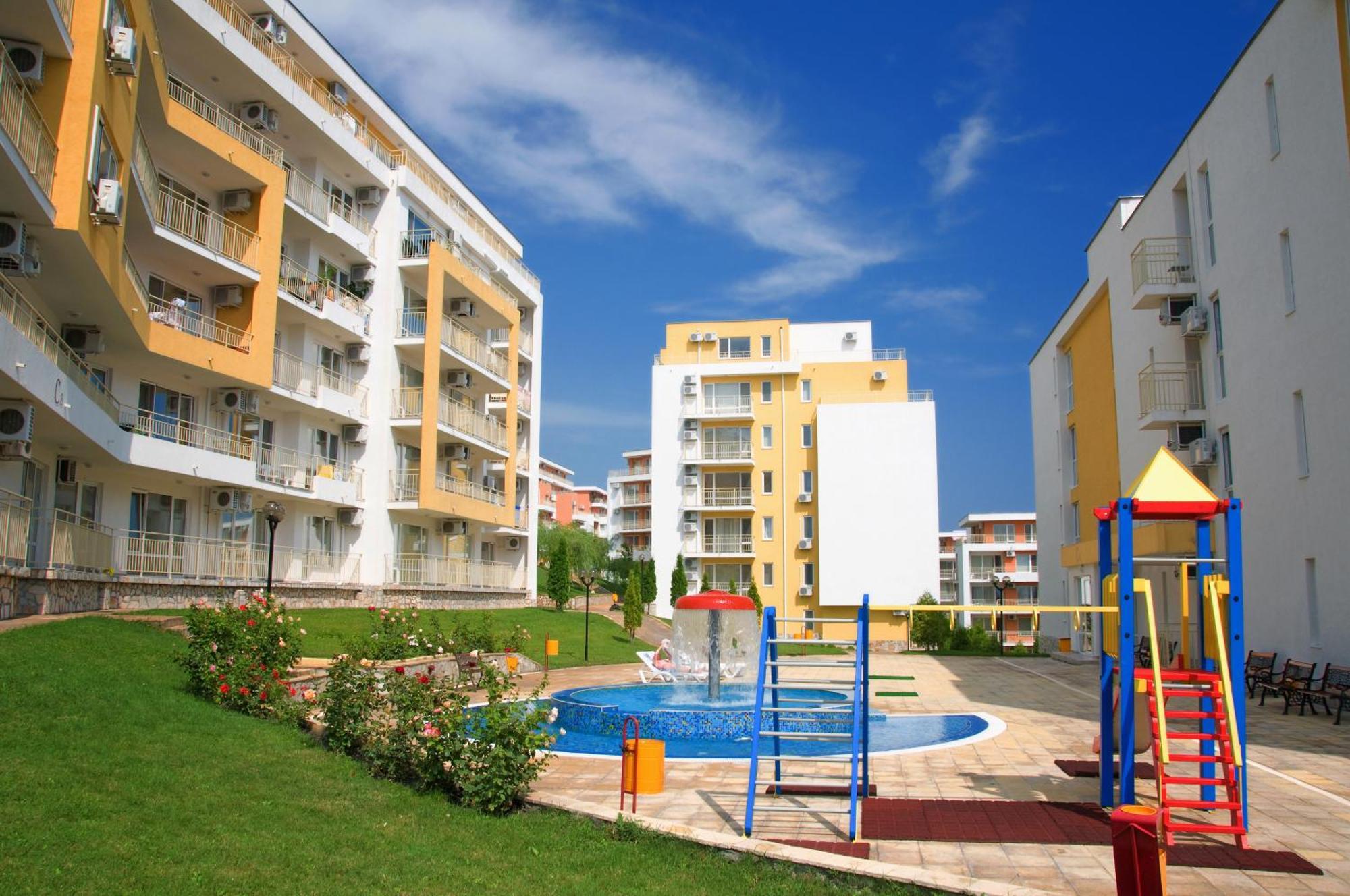 Crown And Imperial Apartments Sveti Vlas Eksteriør billede
