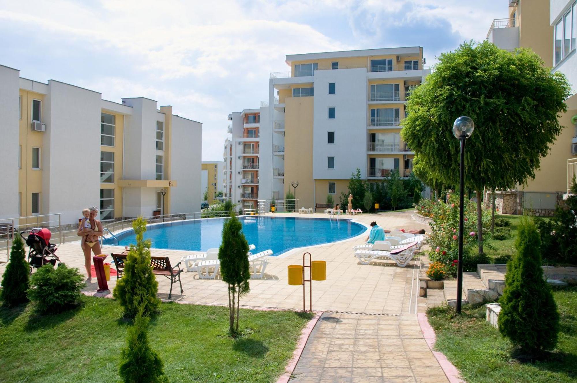 Crown And Imperial Apartments Sveti Vlas Eksteriør billede