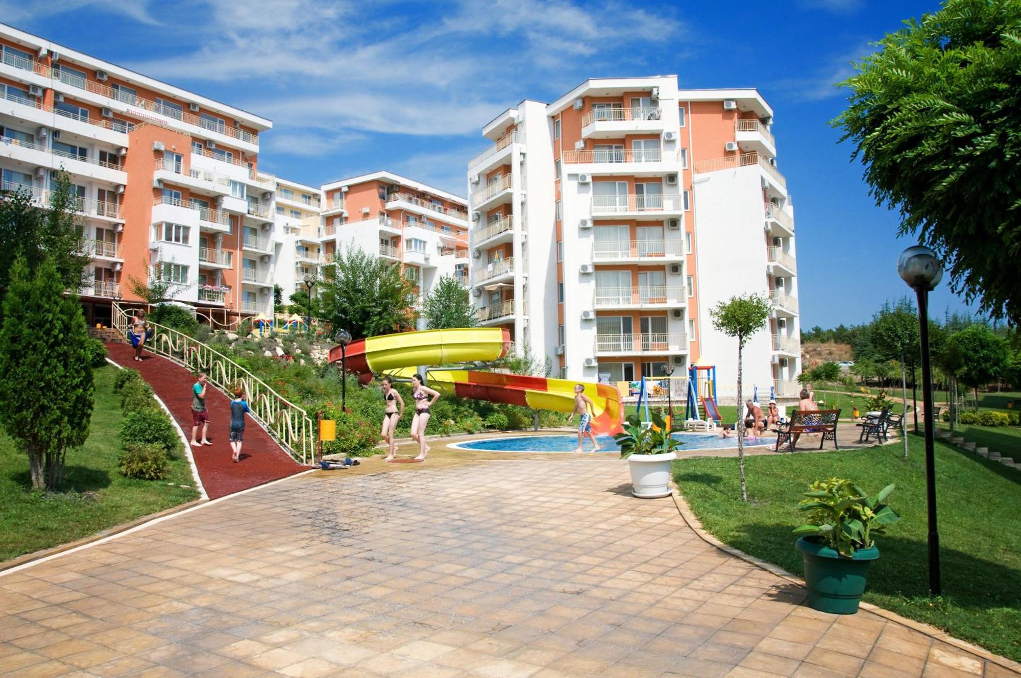 Crown And Imperial Apartments Sveti Vlas Eksteriør billede