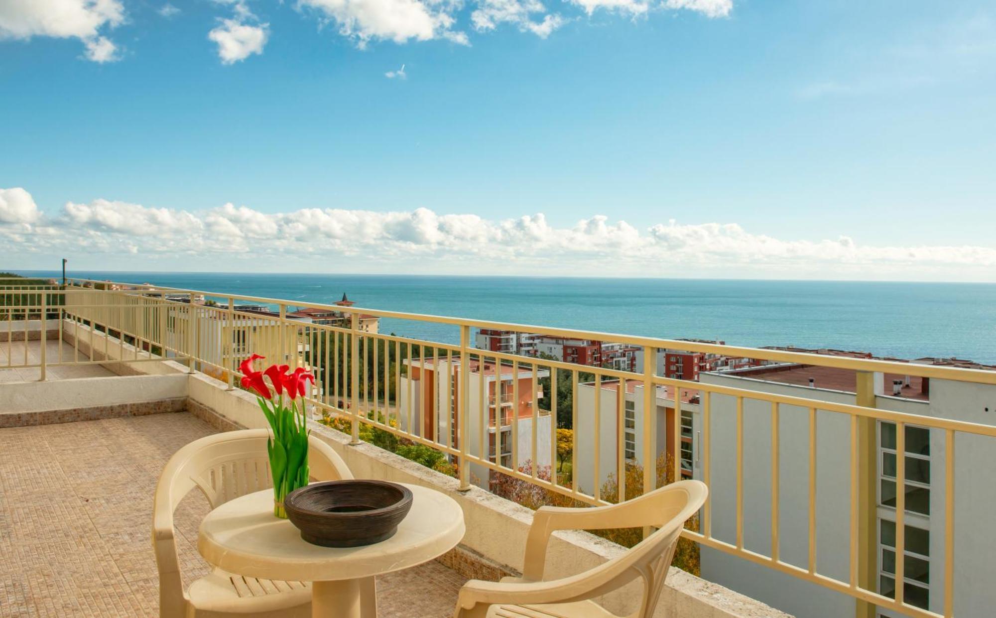 Crown And Imperial Apartments Sveti Vlas Eksteriør billede