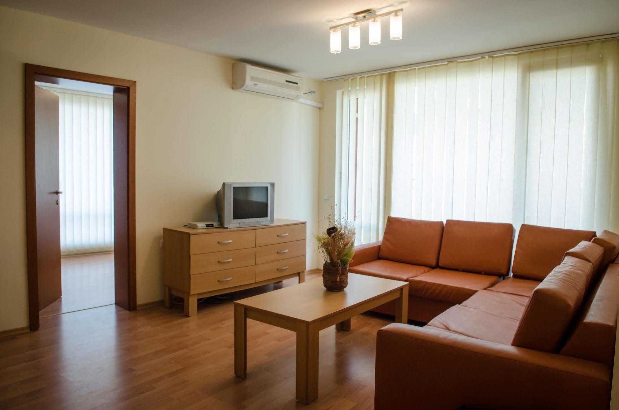 Crown And Imperial Apartments Sveti Vlas Eksteriør billede