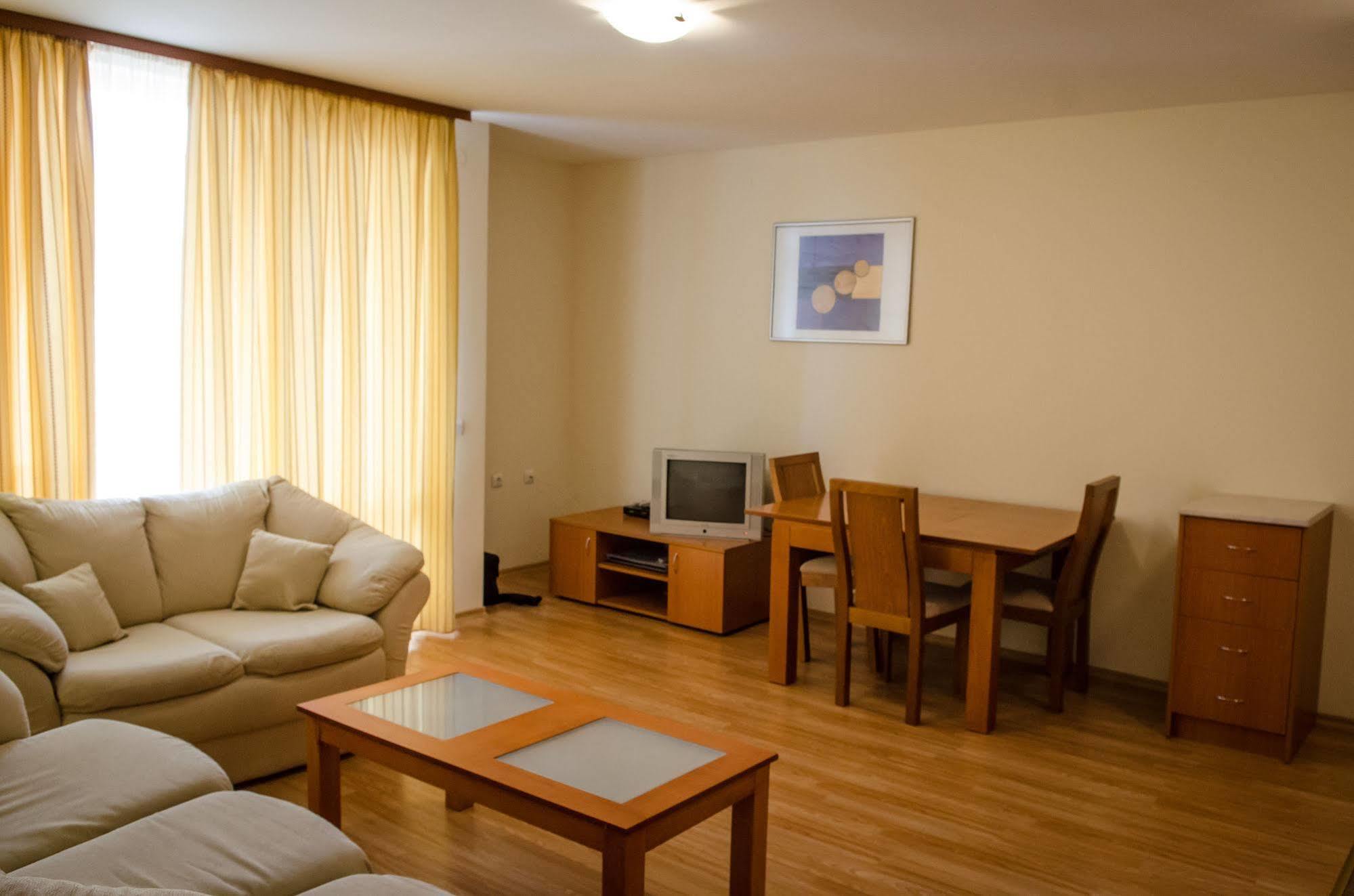 Crown And Imperial Apartments Sveti Vlas Eksteriør billede